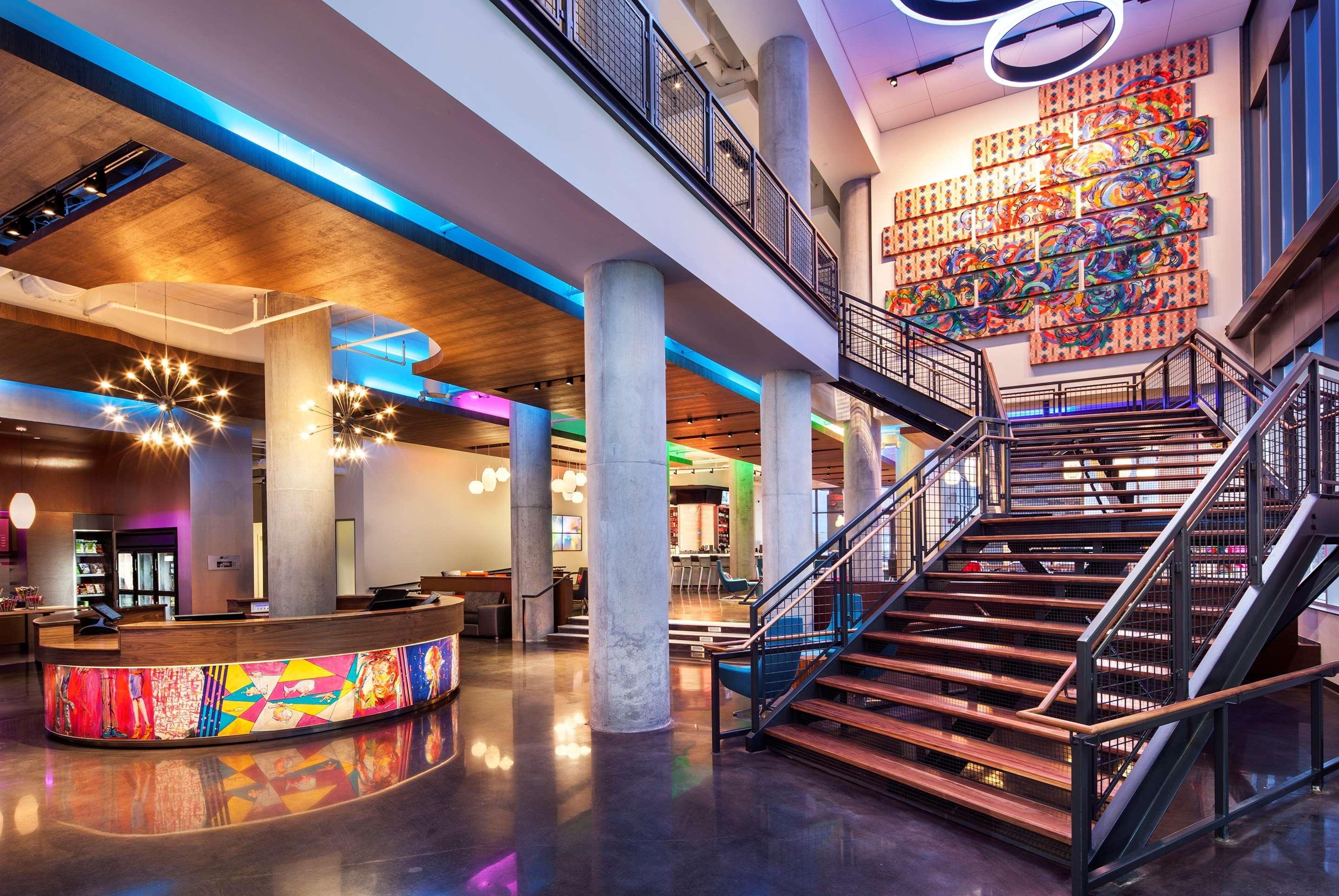 Отель Aloft Boston Seaport District Экстерьер фото