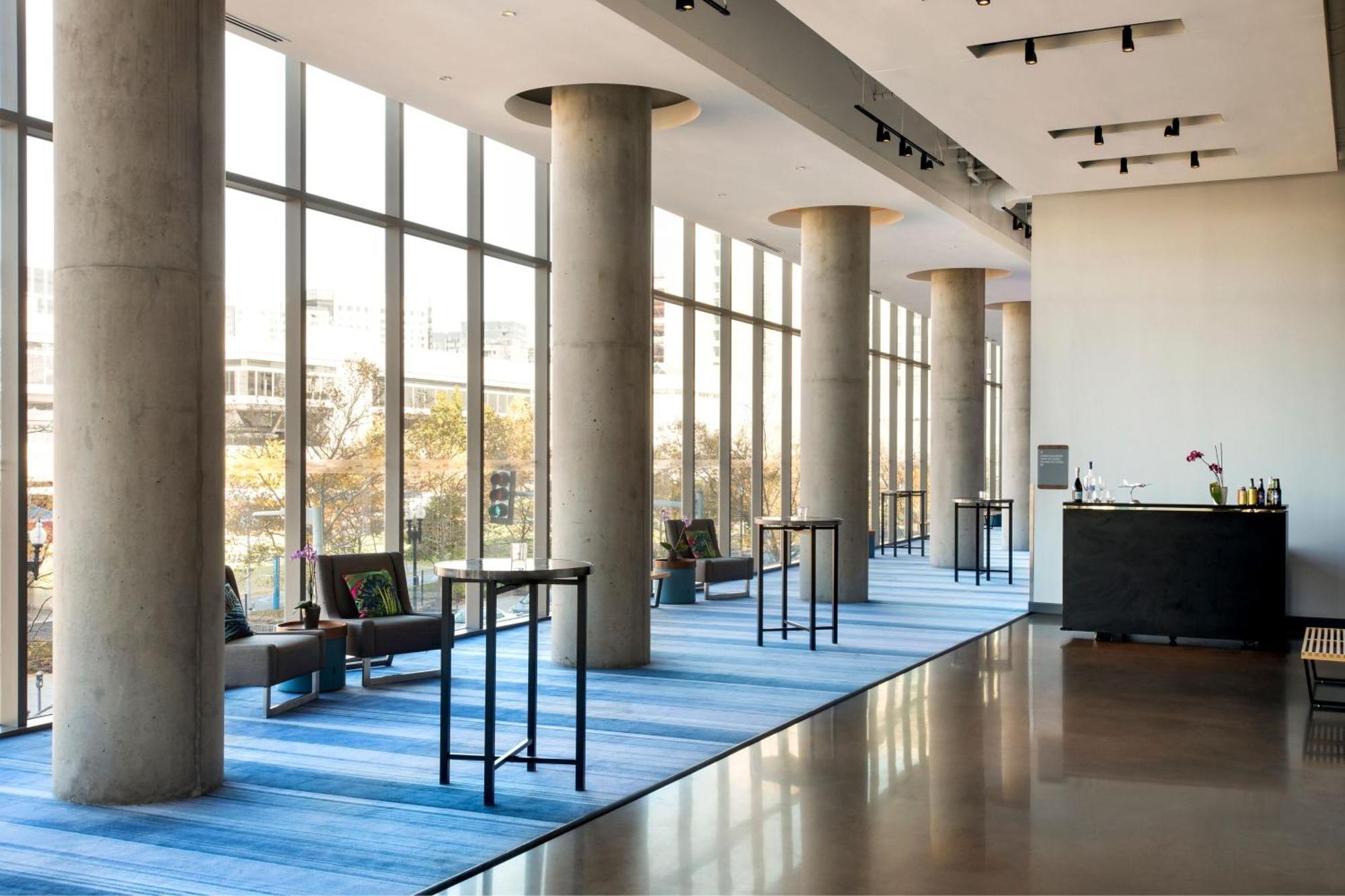 Отель Aloft Boston Seaport District Экстерьер фото