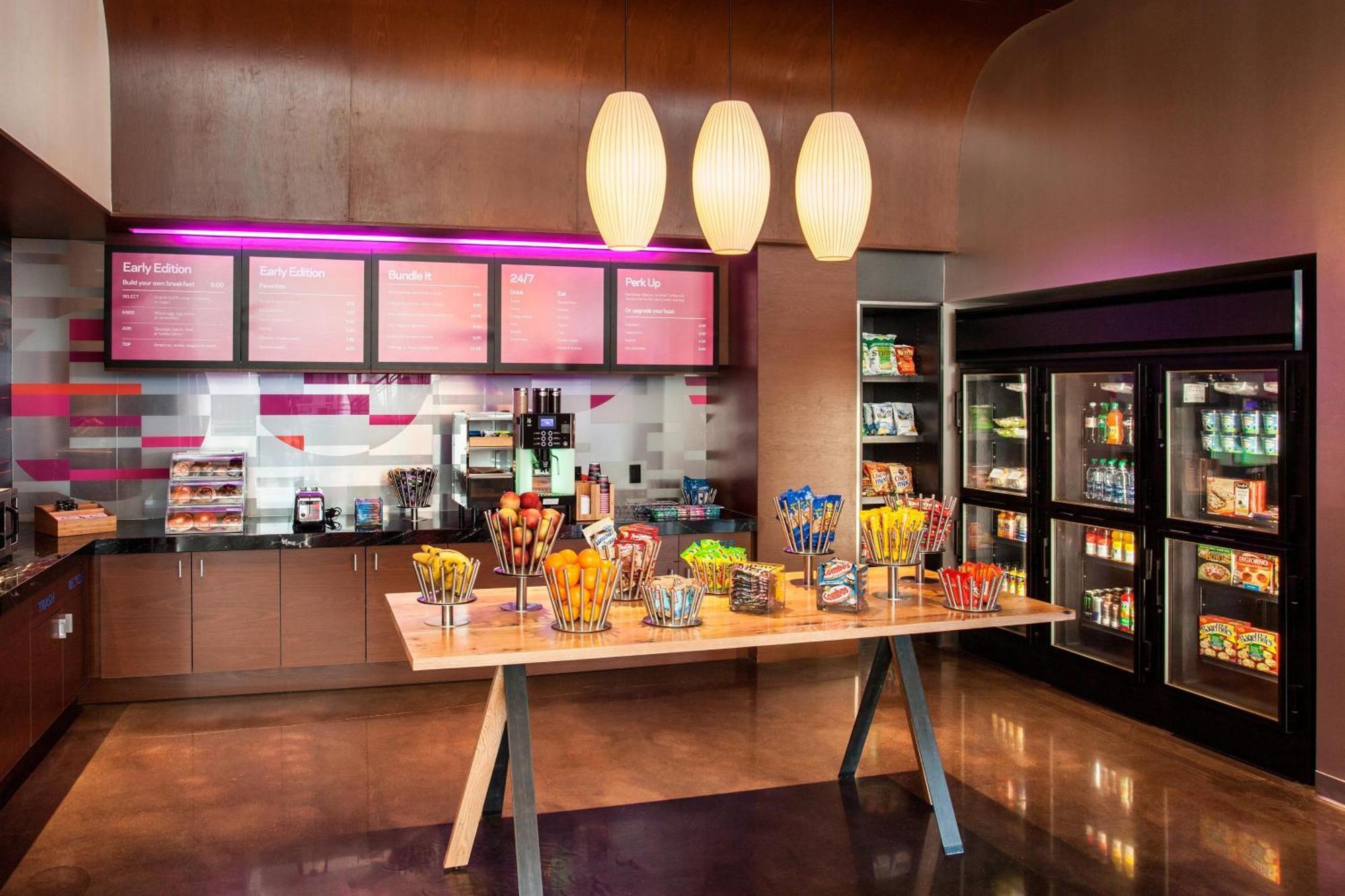 Отель Aloft Boston Seaport District Экстерьер фото