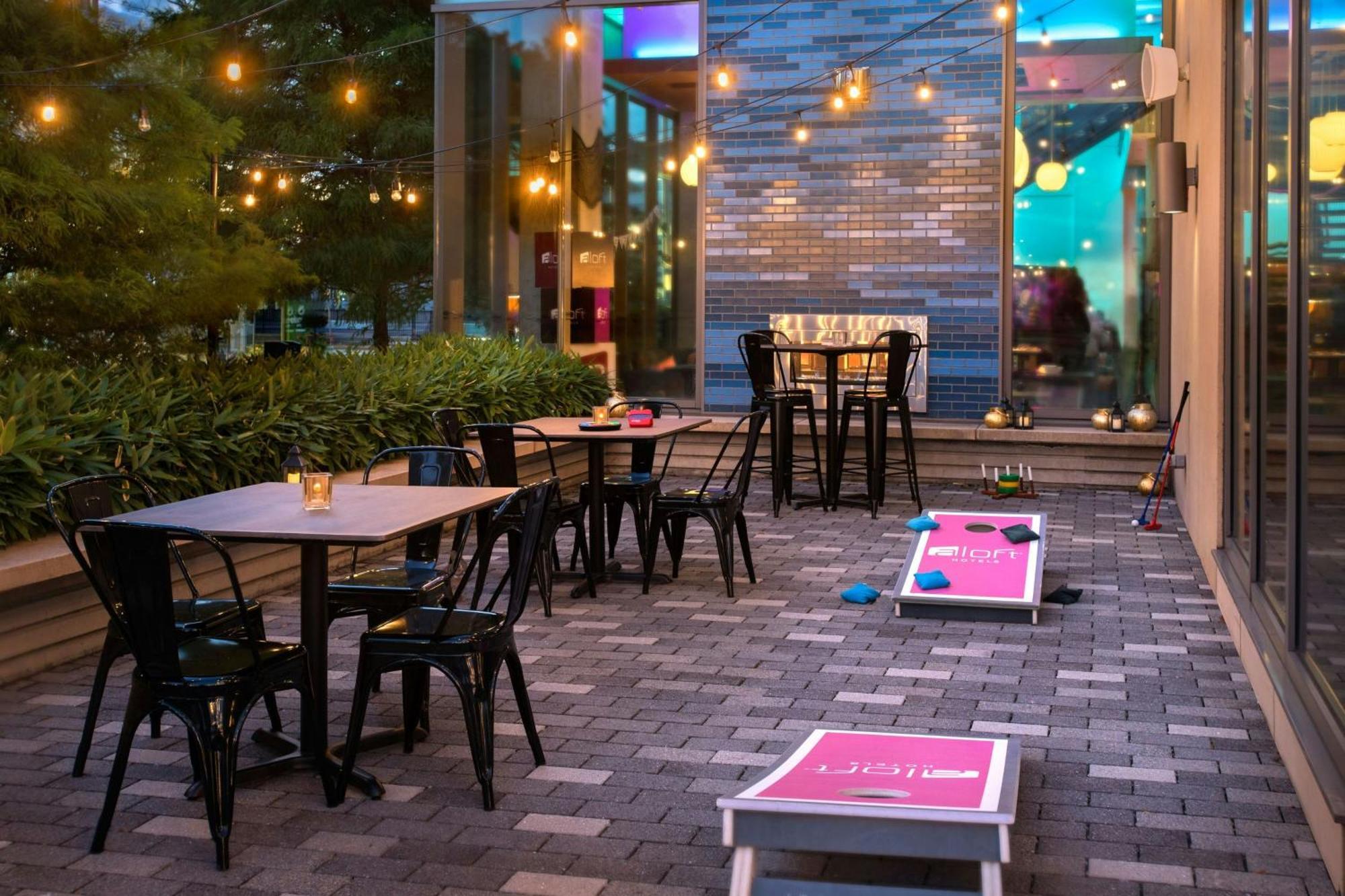Отель Aloft Boston Seaport District Экстерьер фото